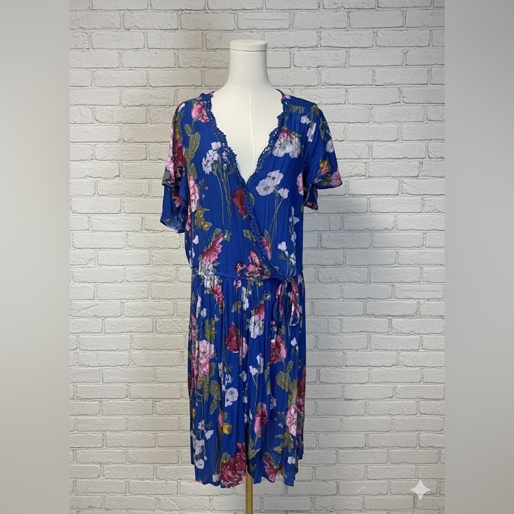 NWT Band of Gypsies floral Wrap Dress